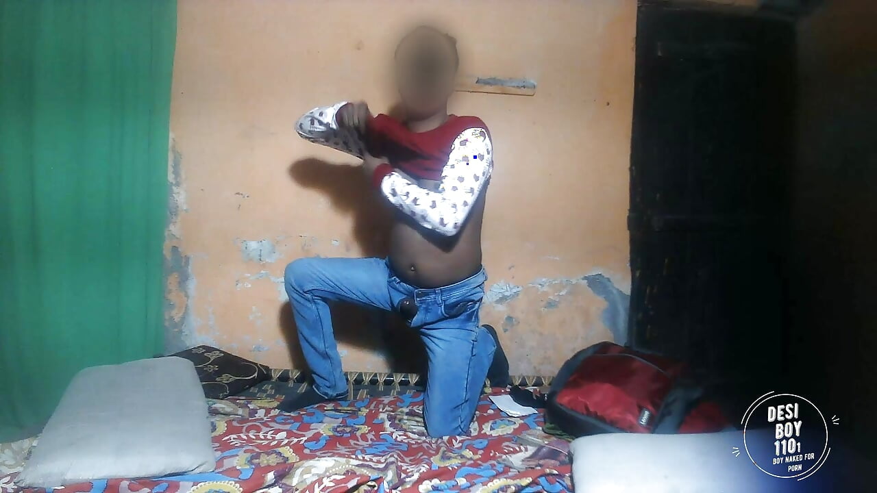 Watch Indian naked boy video desiboy porn videos