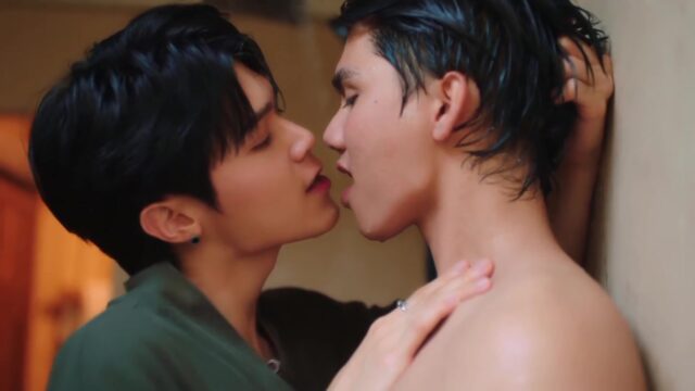 Mut E Tangrak, Hot – Love Sea The Series