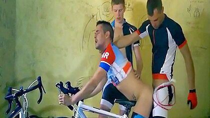 Bicycle Riders – Sex In Cycling Jerseys